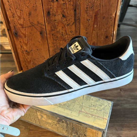 Men’s Adidas Seely Premier, 10.5 - Picture 7 of 10